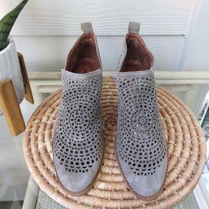 Jeffrey Campbell Suede Rosalee Bootie Size 8